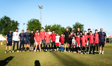 Nyland y Alberto Flores en la Goalkeeping Academy.