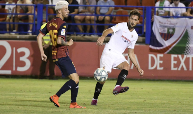 Franco Vázquez del Sevilla FC ante el Extremadura