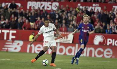 Muriel del Sevilla FC ante el FC Barcelona