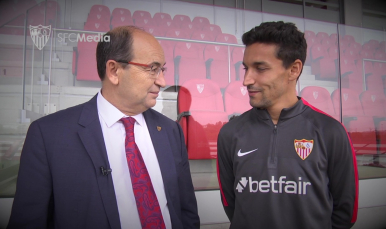 Jesús Navas y el presidente del Sevilla FC