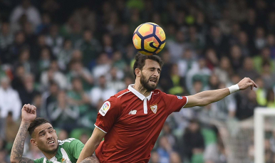 Pareja en el Betis-Sevilla FC 
