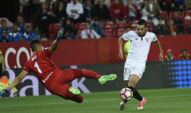 Sarabia en el partido Sevilla FC-Real Sociedad