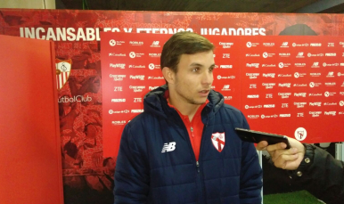 Chacartegui en zona mixta ante el Huesca