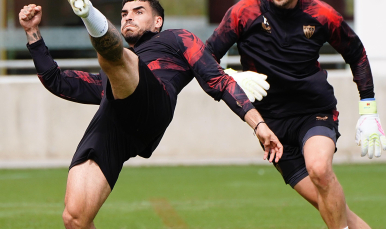 Isaac Romero Nyland entrenamiento 1 mayo