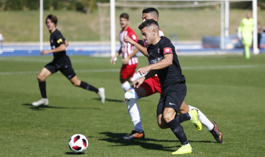 Curro frente al Almeria B