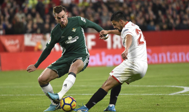 Nolito del Sevilla FC ante el Betis