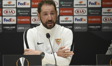 Machín en rueda de prensa en Praga 