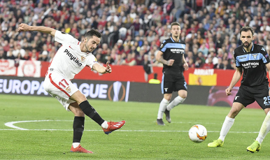 Sarabia del Sevilla FC ante la SS Lazio