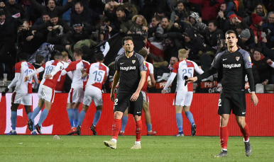 Partido entre el Slavia de Praga y el Sevilla FC