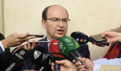 José Castro atendió a los medios en San Benito