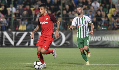 Arana del Sevilla FC ante el Zalgiris