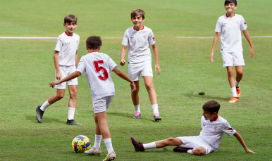 Imagen de los jugadores de la cantera en el Estadio Ramón Sanchez-Pizjuán