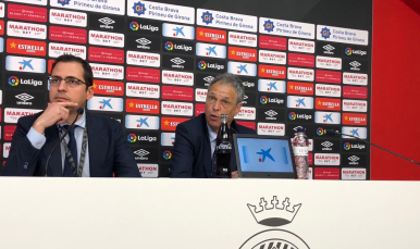 Joaquín Caparrós en la sala de prensa de Montilivi