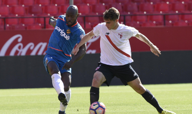David Carmona del Sevilla Atlético ante el Nastic