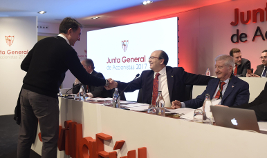 José Castro en la Junta General de Accionistas