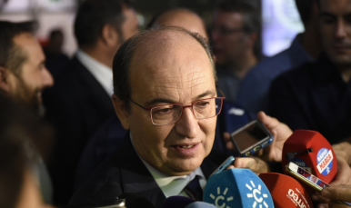 El presidente José Castro atiende a los medios