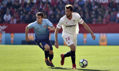 Franco Vázquez del Sevilla FC ante el Girona