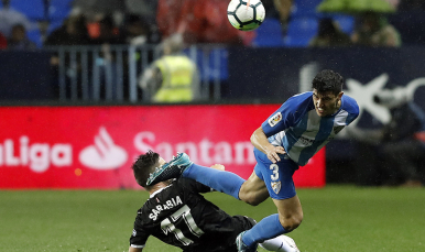 Sarabia del Sevilla FC ante el Málaga CF