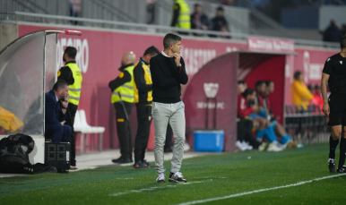 Imagen de Antonio Hidalgo frente al Juventud Torremolinos CF