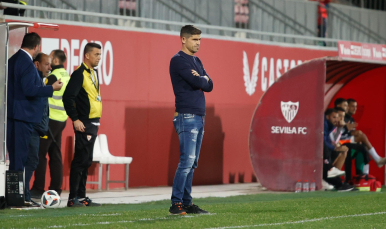 Imagen de Antonio Hidalgo frente al Xerez DFC