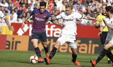 Kjaer del Sevilla FC ante el FC Barcelona