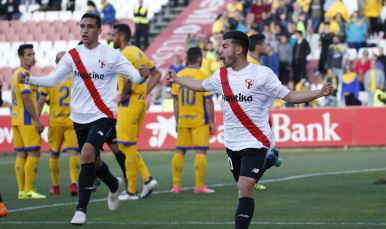 Lara festeja su gol ante el Alcorcón