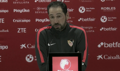 Pablo Machín del Sevilla FC en la rueda de prensa
