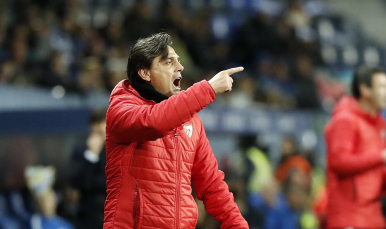 Montella dirigiendo ante el Málaga