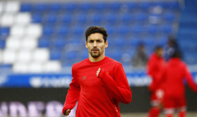 Navas calienta en Vitoria para el partido ante el Alavés