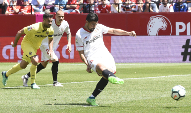 Nolito del Sevilla FC ante el Villarreal