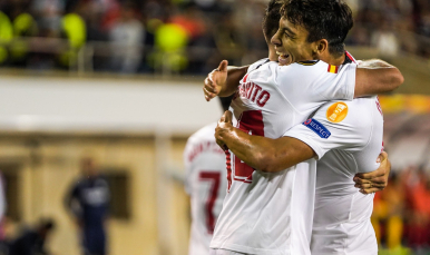 Óliver Torres celebra un gol ante el Qarabag