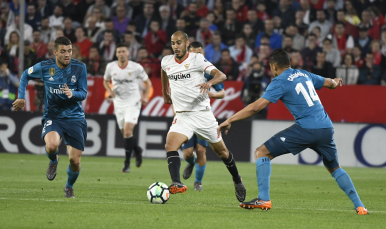 Pizarro del Sevilla FC ante el Real Madrid
