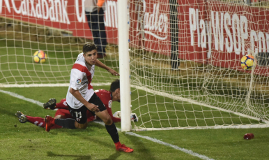 Pozo del Sevilla Atlético ante el Tenerife