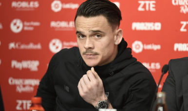 Roque Mesa en sala de prensa