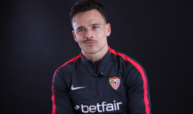 Roque Mesa atendió a los medios oficiales del Sevilla FC
