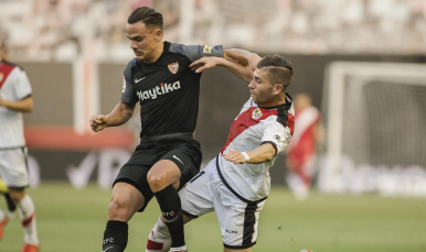 Roque Mesa del Sevilla FC ante el Rayo