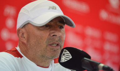 Sampaoli en la sala de prensa
