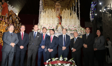Ofrenda floral a la Hermandad de San Pablo