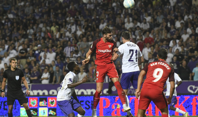 Sergi Gómez del Sevilla FC ante el Újpest FC