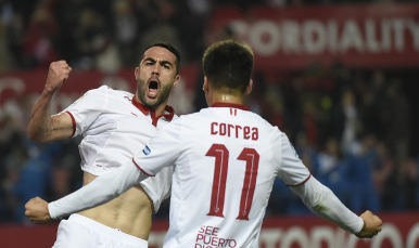 Sevilla FC celebrating the 1-0 before Athletic