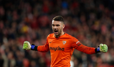 Juan Soriano del Sevilla FC ante el Real Valladolid