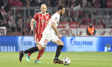 Franco Vázquez del Sevilla FC ante el Bayern de Múnich