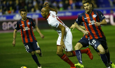 Nzonzi, en el Alavés-Sevilla FC