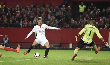 Vietto dispara a puerta