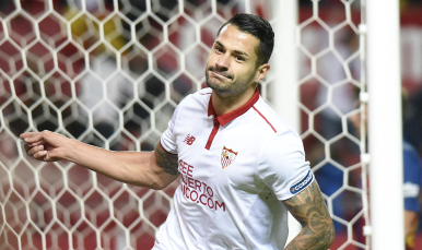 Vitolo celebra el gol al FC Barcelona 