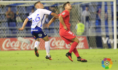 Curro en el partido ante el CD Tenerife