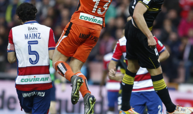 Krychowiak, en un salto con Andrés