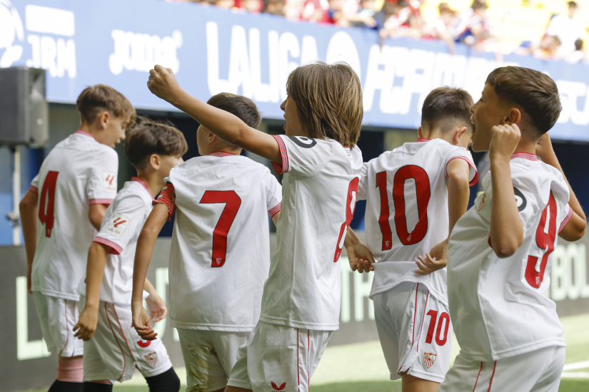 Celebración de gol del Sevilla FC Alevín A
