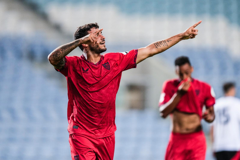 Isaac celebra uno de los goles del encuentro