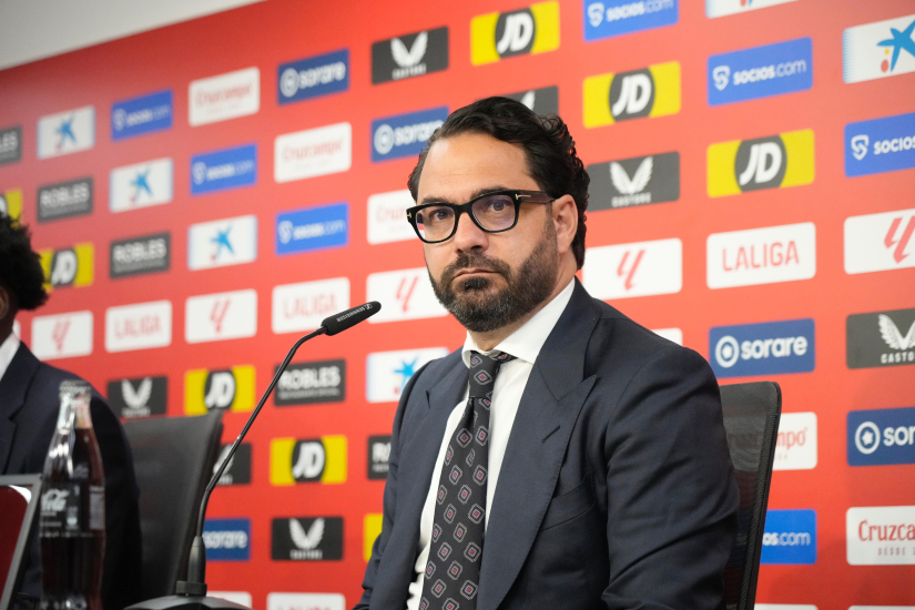 Víctor Orta en la presentación de Agoumé e Iheanacho